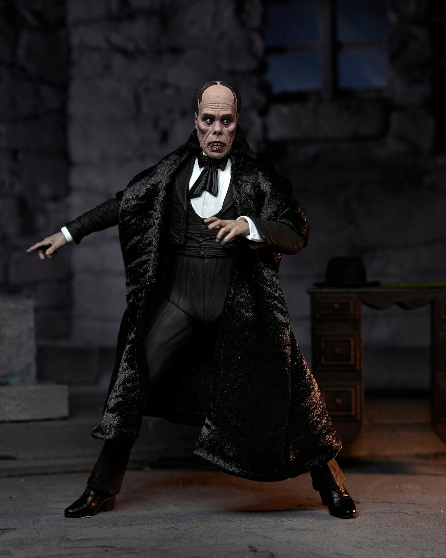 NECA The Phantom of the Opera Ultimate The Phantom Figure NECA